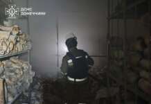 У Слов’янську рятувальники ліквідували пожежі після ворожої атаки