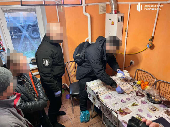 na-donechchini-dbr-vikrilo-narkodilka-yakij-namagavsya-zbuvati-narkotiki-vijskovosluzhbovcyam-2