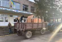 Меблі з прифронтового Добропілля передали у школи й садочки на Вінниччині