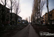 Скільки людей ще залишаються у Добропіллі та громаді