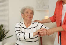 З січня зарплати соціальних працівників зростуть у 2,5 раза – рішення уряду