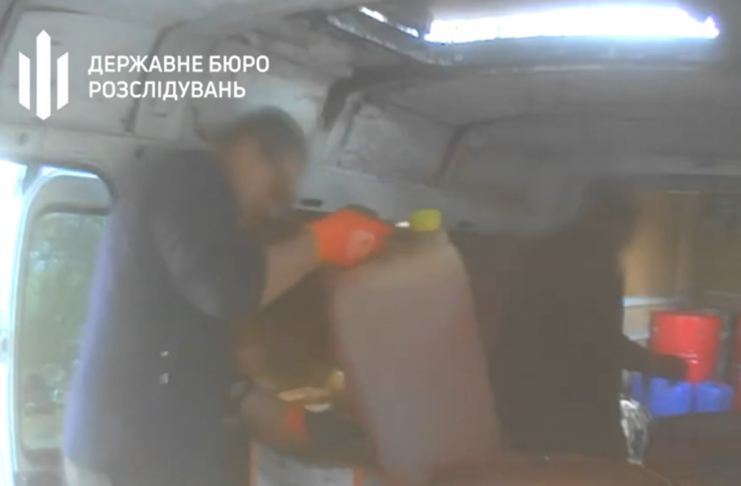 Командиру однієї з військових частин, дислокованих на Донеччині, та його підлеглому, які привласнили понад 17 тонн пального, повідомили про підозру