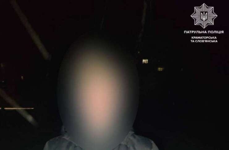 У Словʼянську патрульні виявили чоловіка, ймовірно, причетного до крадіжки з чужого домоволодіння