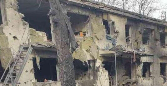 У Костянтинівці ворог вдарив по пункту незламності: загинув чоловік