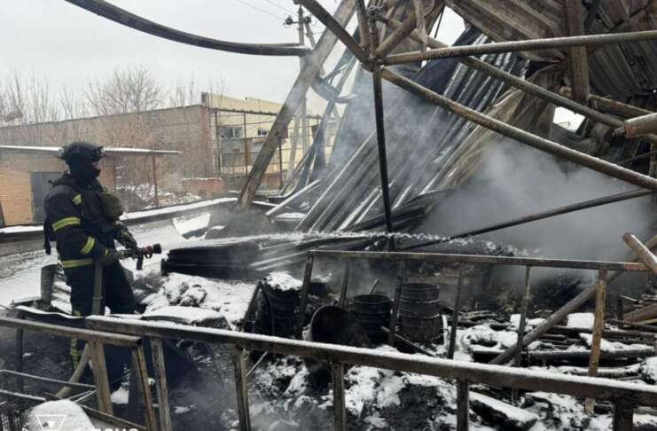 За минулу добу надзвичайники ліквідували 3 пожежі, 2 з них спричинені обстрілами, — ДСНС Донеччини